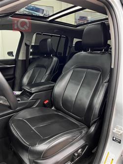 جیپ گراند شیرۆکی